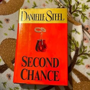 📚2/$14; 3/$16; 4/$18; 5/$20 ADD $2 for any additional books! ENJOY📚📚📚
